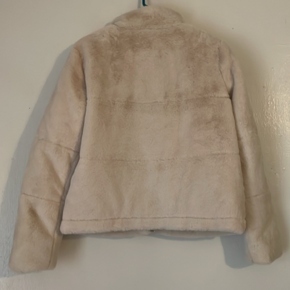 Zara cream faux fur jacket in size medium - Picture 4 of 5